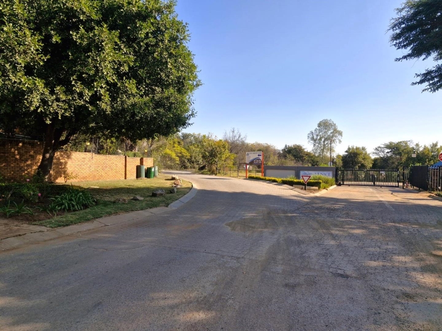 To Let 2 Bedroom Property for Rent in Meerhof North West